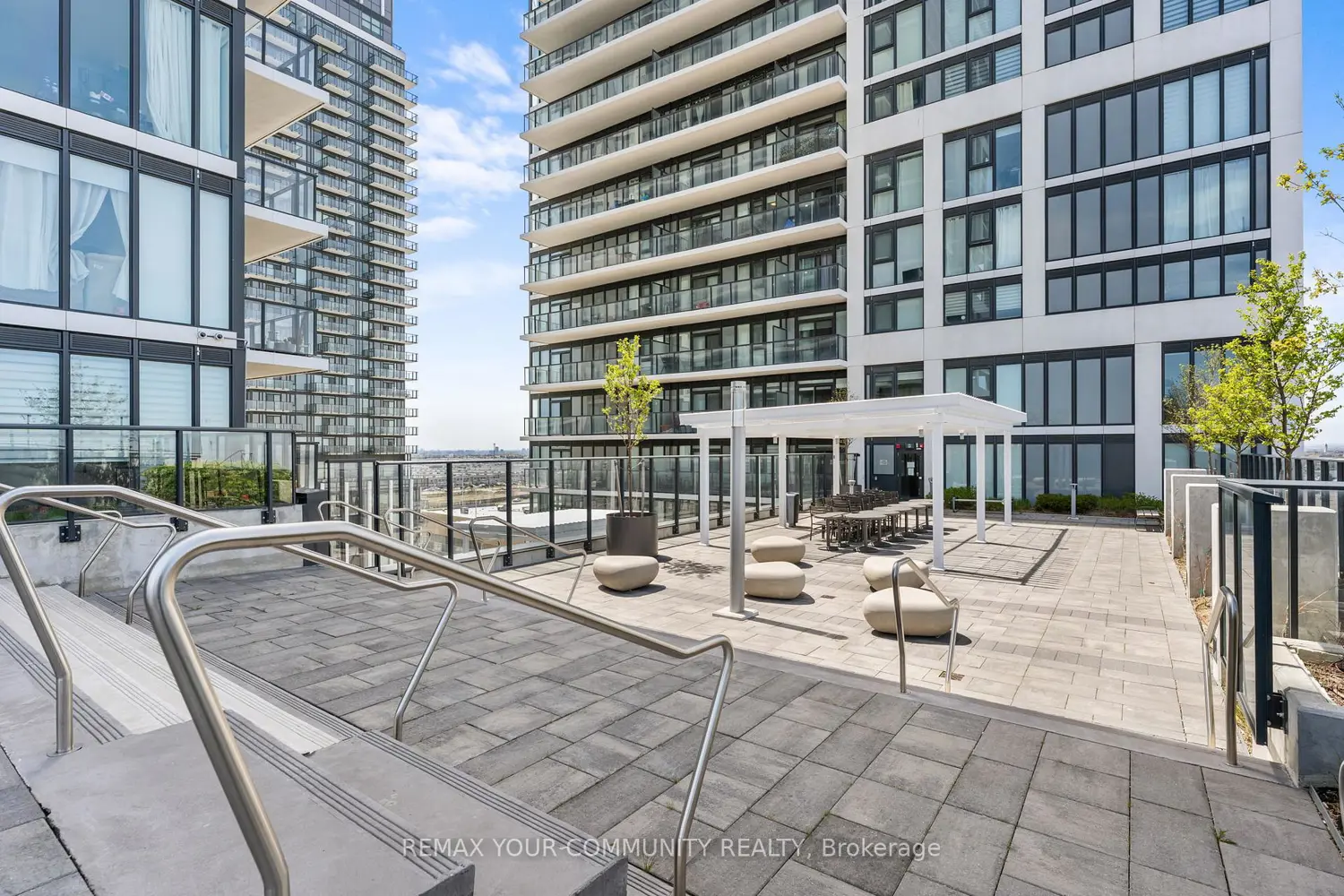 Additional image 17 of 9000 Jane Street 429