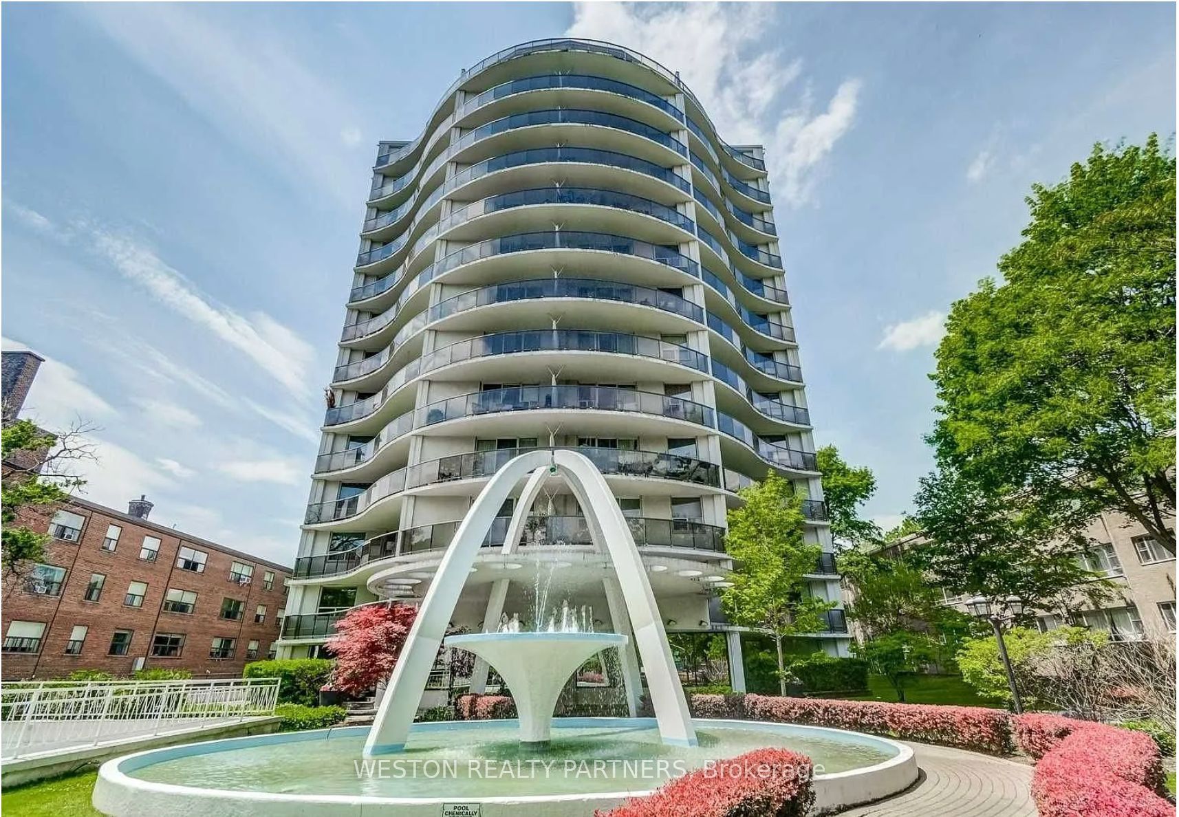 1105-44 Walmer Road, Toronto, ON, M5R 2X5