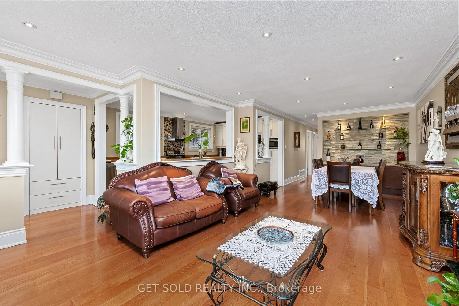 238 Firgrove Crescent photo 4