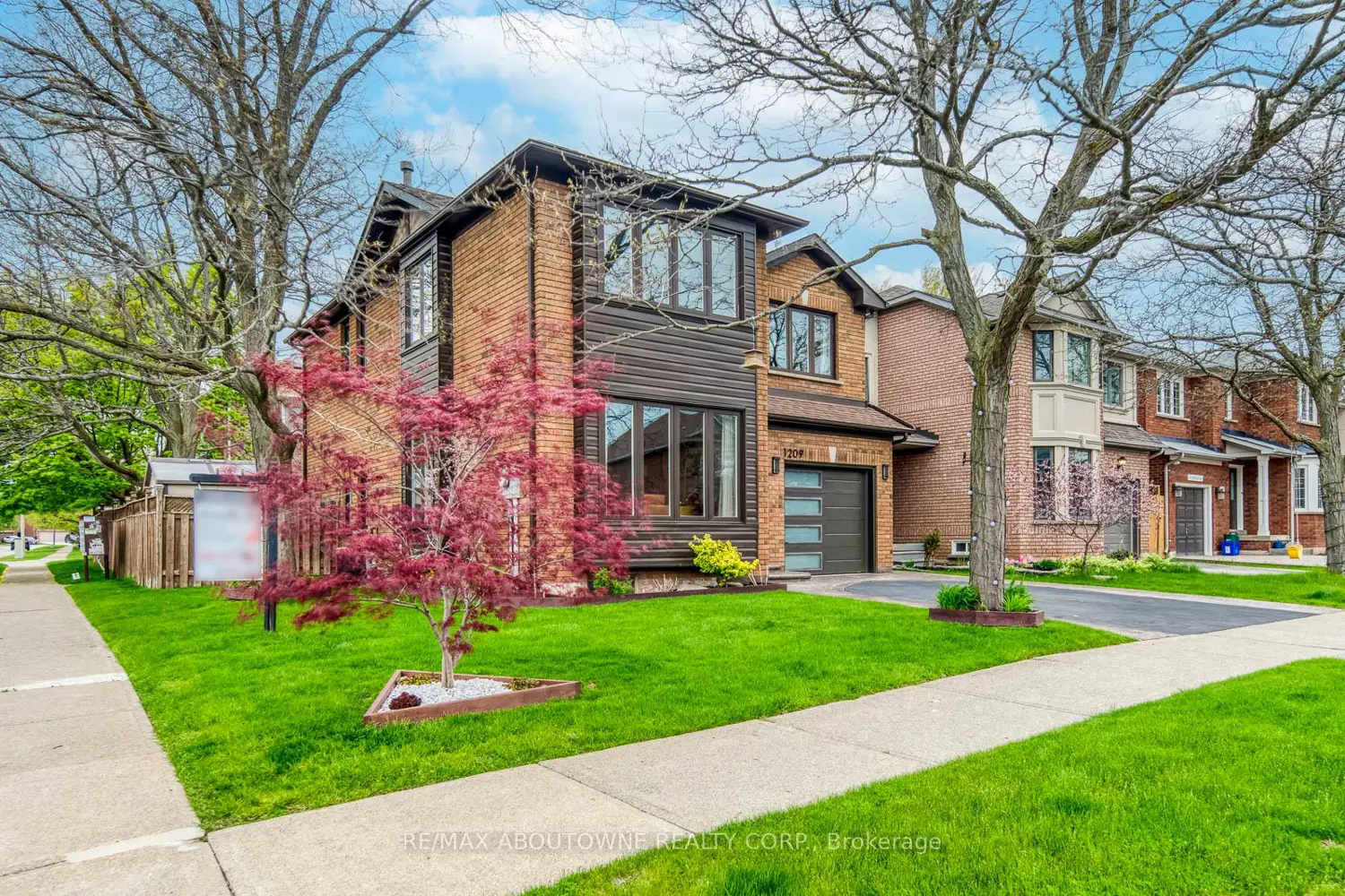 1209 Old Oak Drive