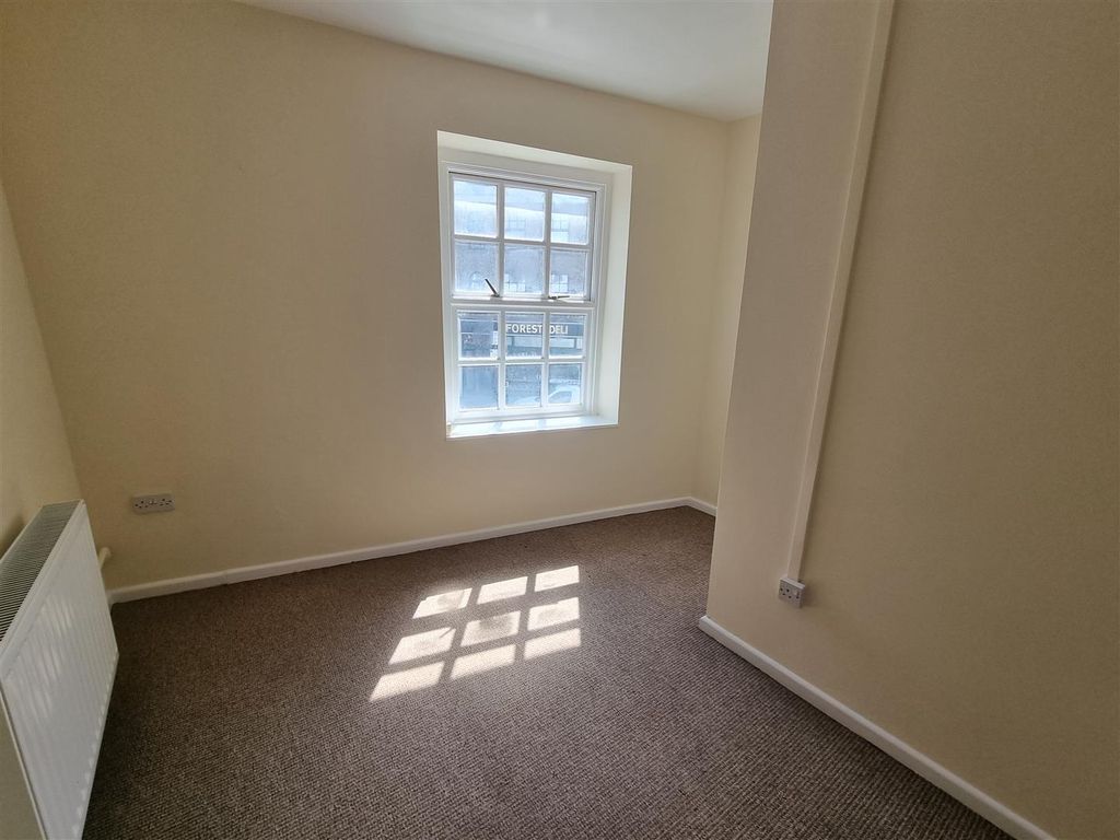 Additional image 3 of 2 bed flat to rentMarket Place, Coleford GL16