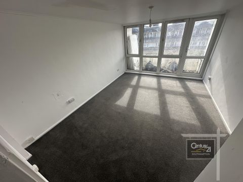 |Ref: R213679|, Wyndham Court, Southampton SO15