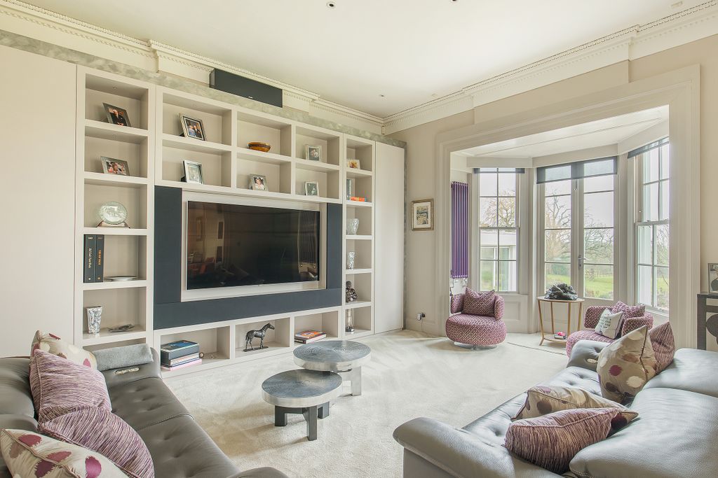 Additional image 4 of 8 bed property for saleWood Hall Lane, Radlett, Hertfordshire WD7