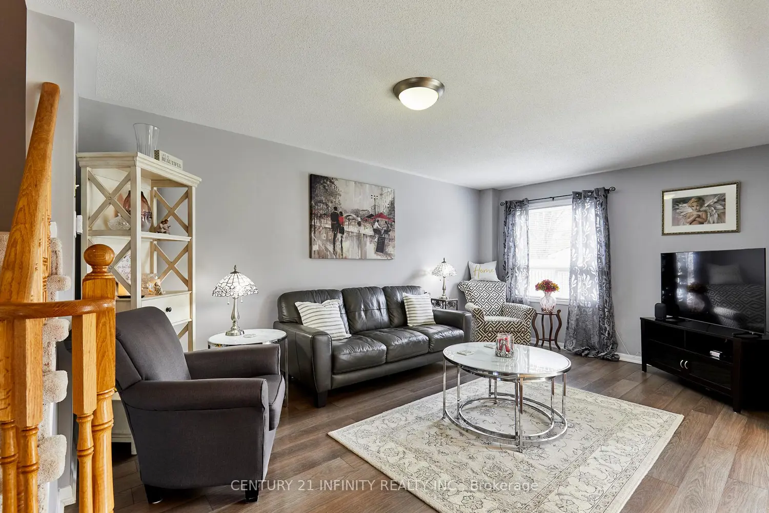 236 Scottsdale Drive photo 4