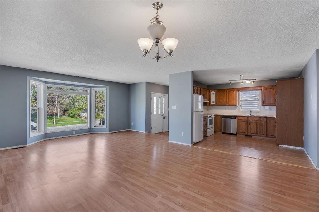 Additional image 5 of 260 Erin Woods Drive SE, Calgary, AB, T2B 3B9
