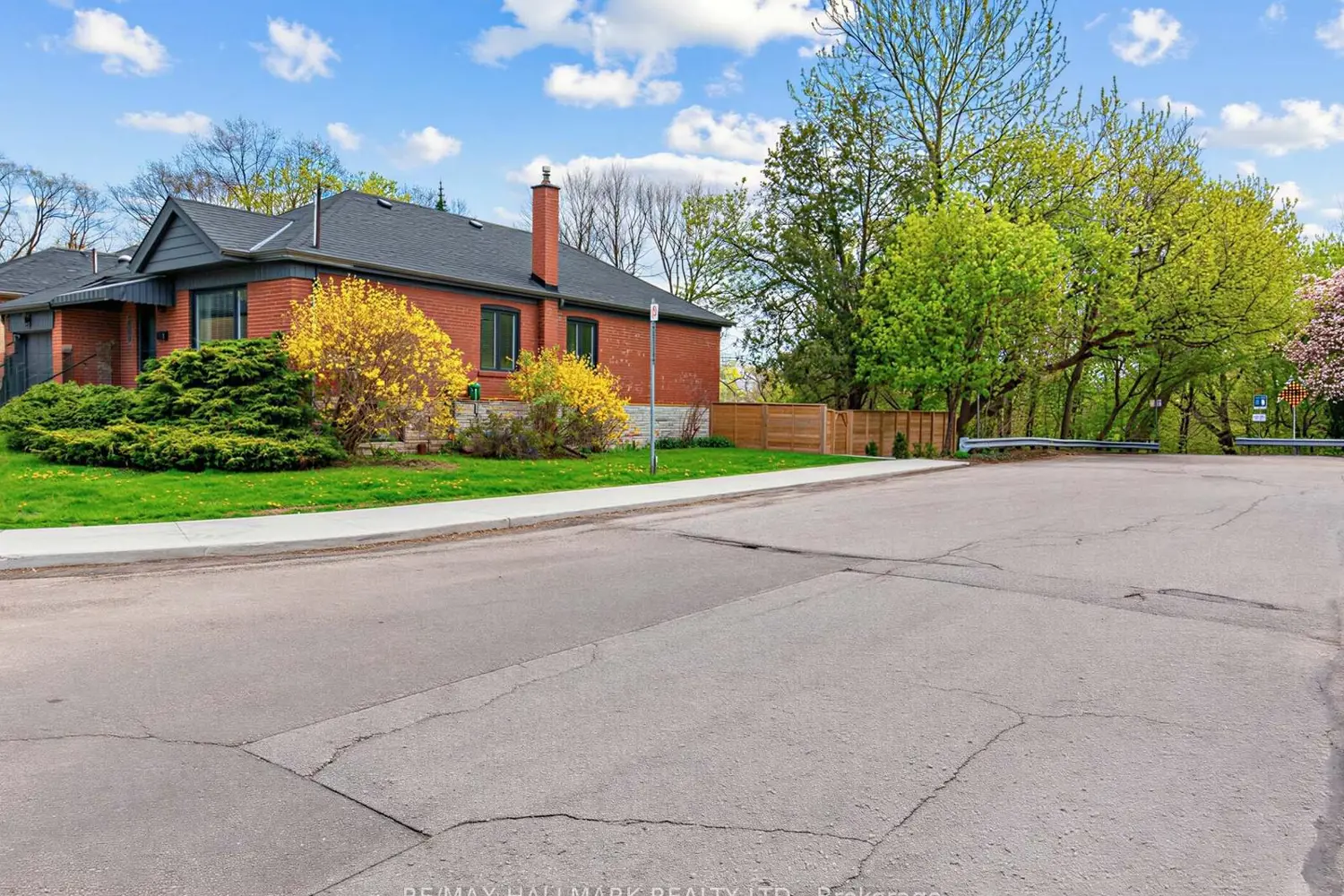 1 Ferncliff Court