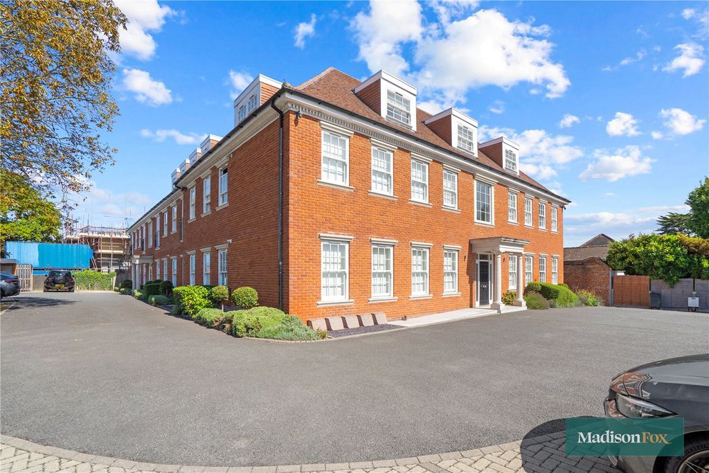 Additional image 16 of 2 bed flat for saleManor Road, Chigwell, Essex IG7