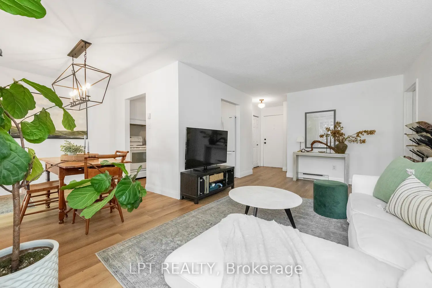 2080 Ogilvie Road 7J photo 3