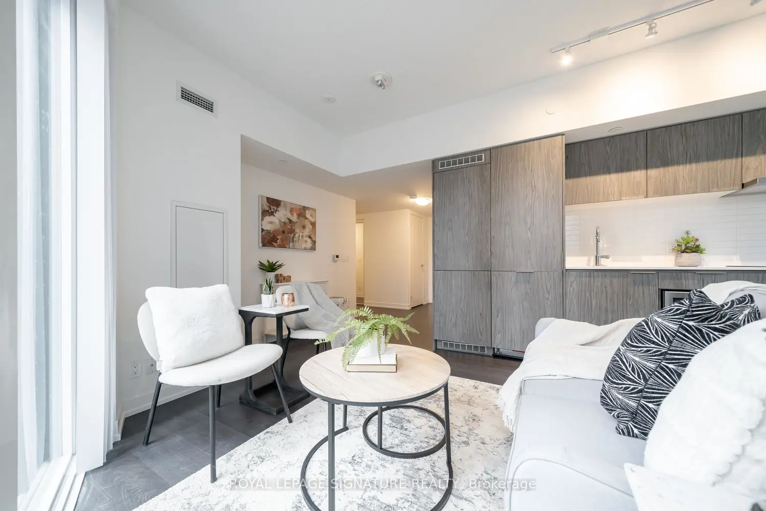 Additional image 4 of 60 Shuter Street 203