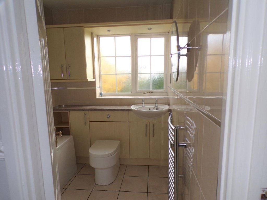 Additional image 3 of 3 bed property to rent18 Pembroke Close, Grove Park, Blackwood NP12