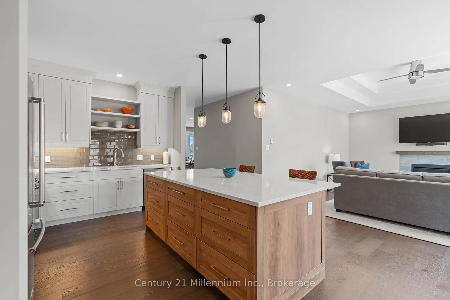 Additional image 6 of 401 Algoma Crescent