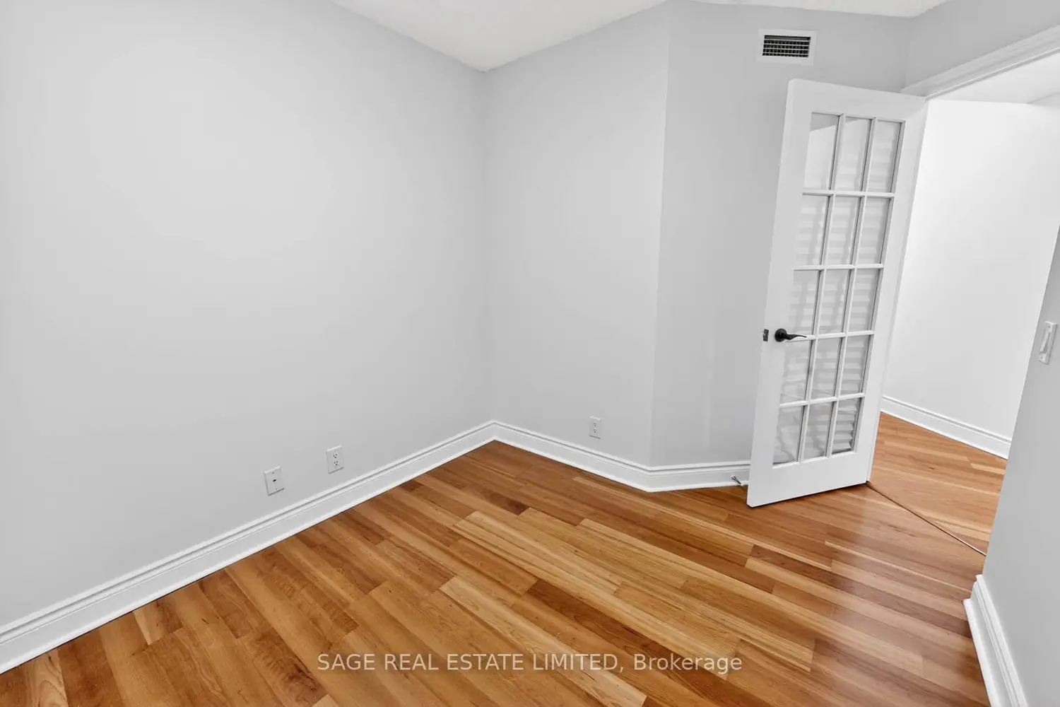 78 Harrison Garden Boulevard 1214 photo 2