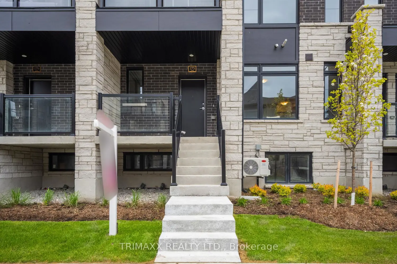173 Petch Avenue 70F photo 2