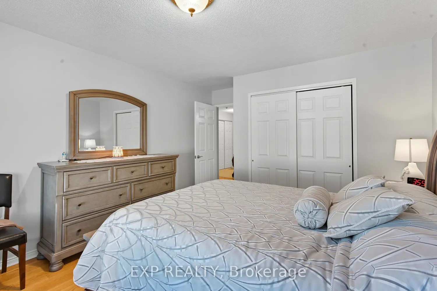Additional image 6 of 14924 Yonge Street 111