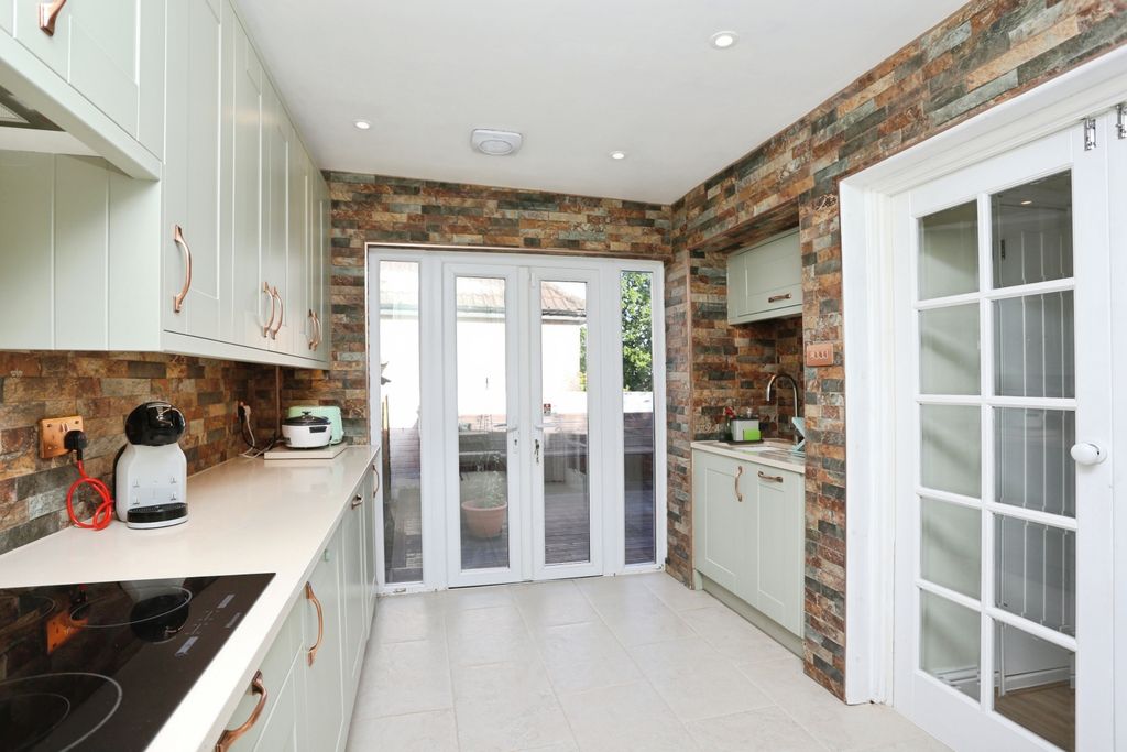 Additional image 9 of 3 bed bungalow for salePoverest Road, Orpington BR5
