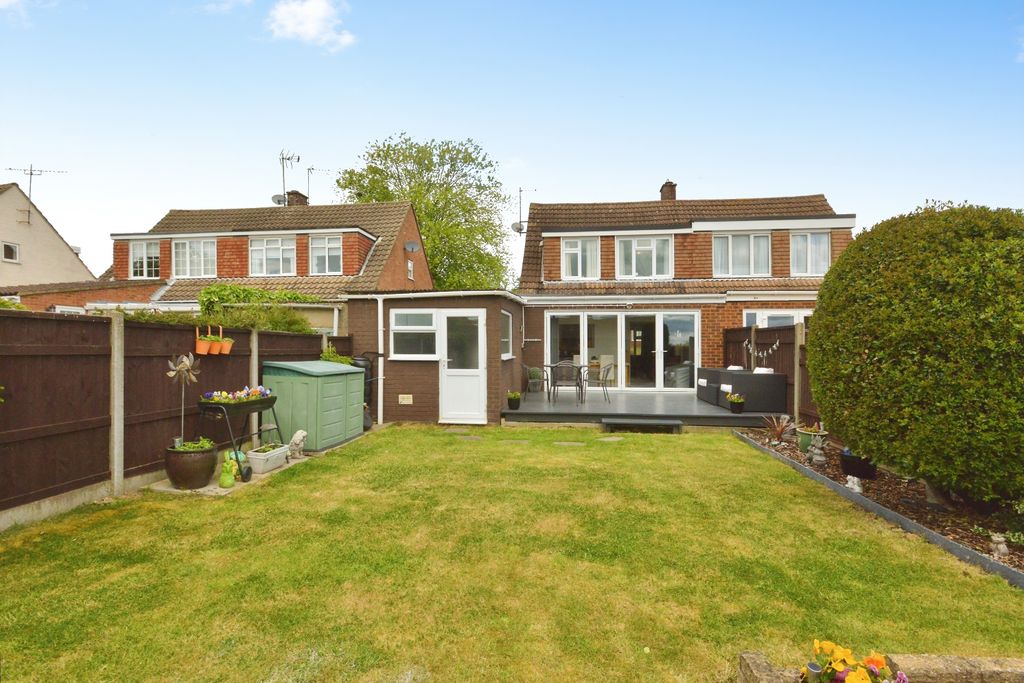 Additional image 4 of 3 bed semi-detached house for saleTennyson Grove, Milton Keynes MK3
