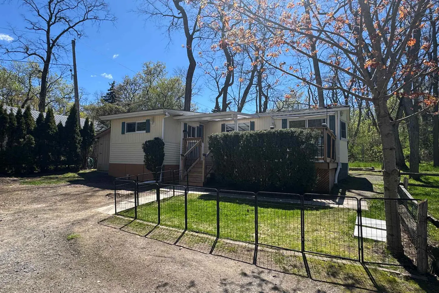485 5139 Halstead Beach Road 5