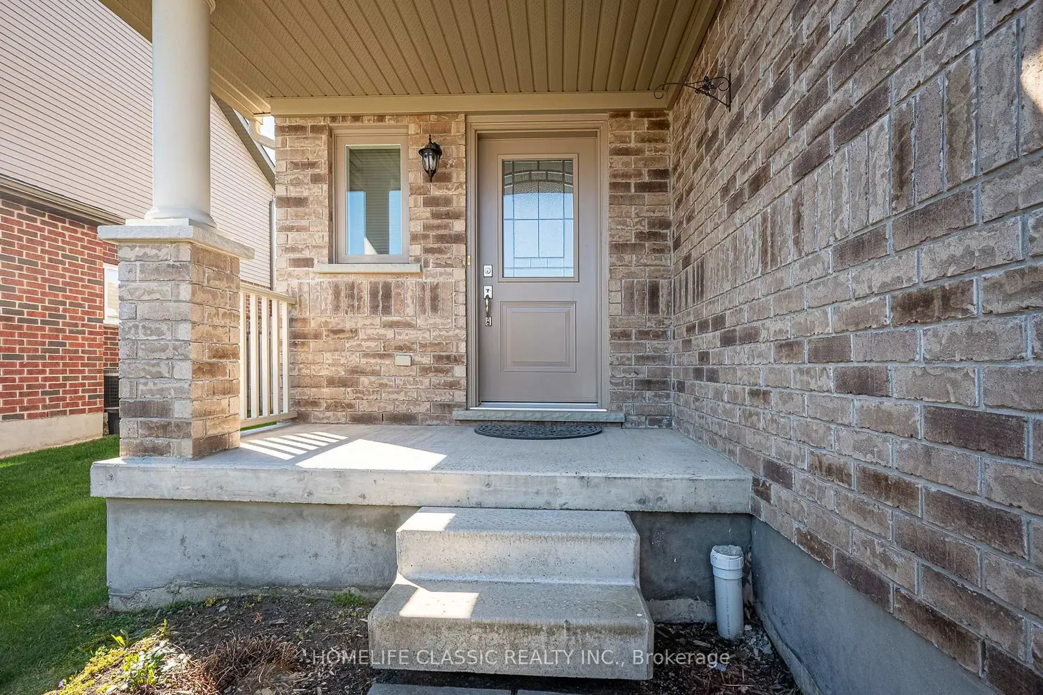 5 Irwin Crescent