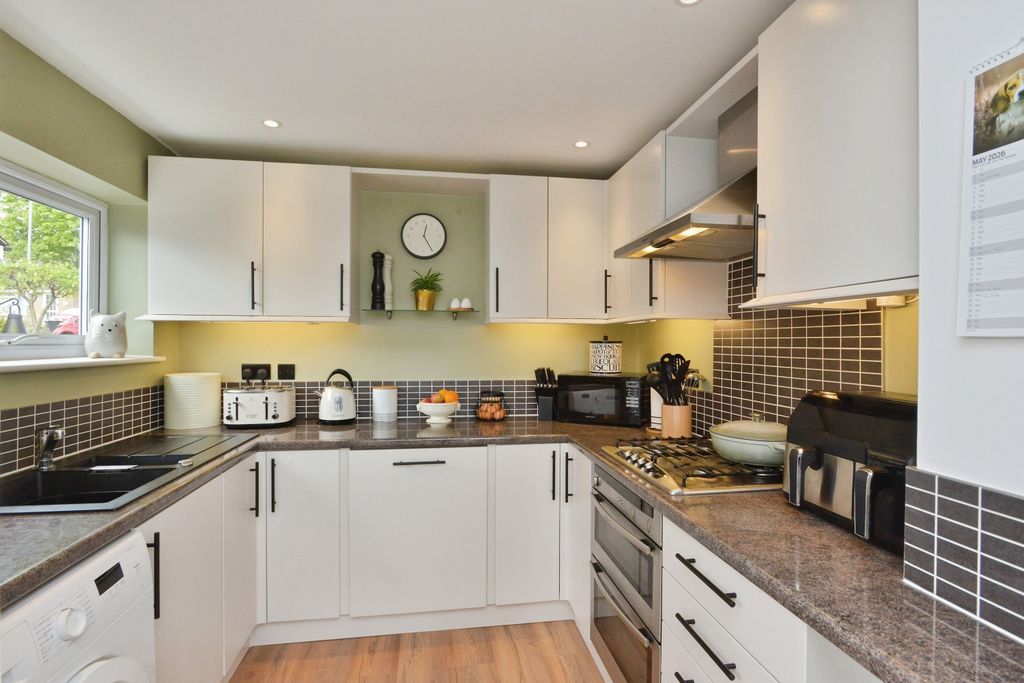 Additional image 12 of 3 bed semi-detached house for saleTennyson Grove, Milton Keynes MK3