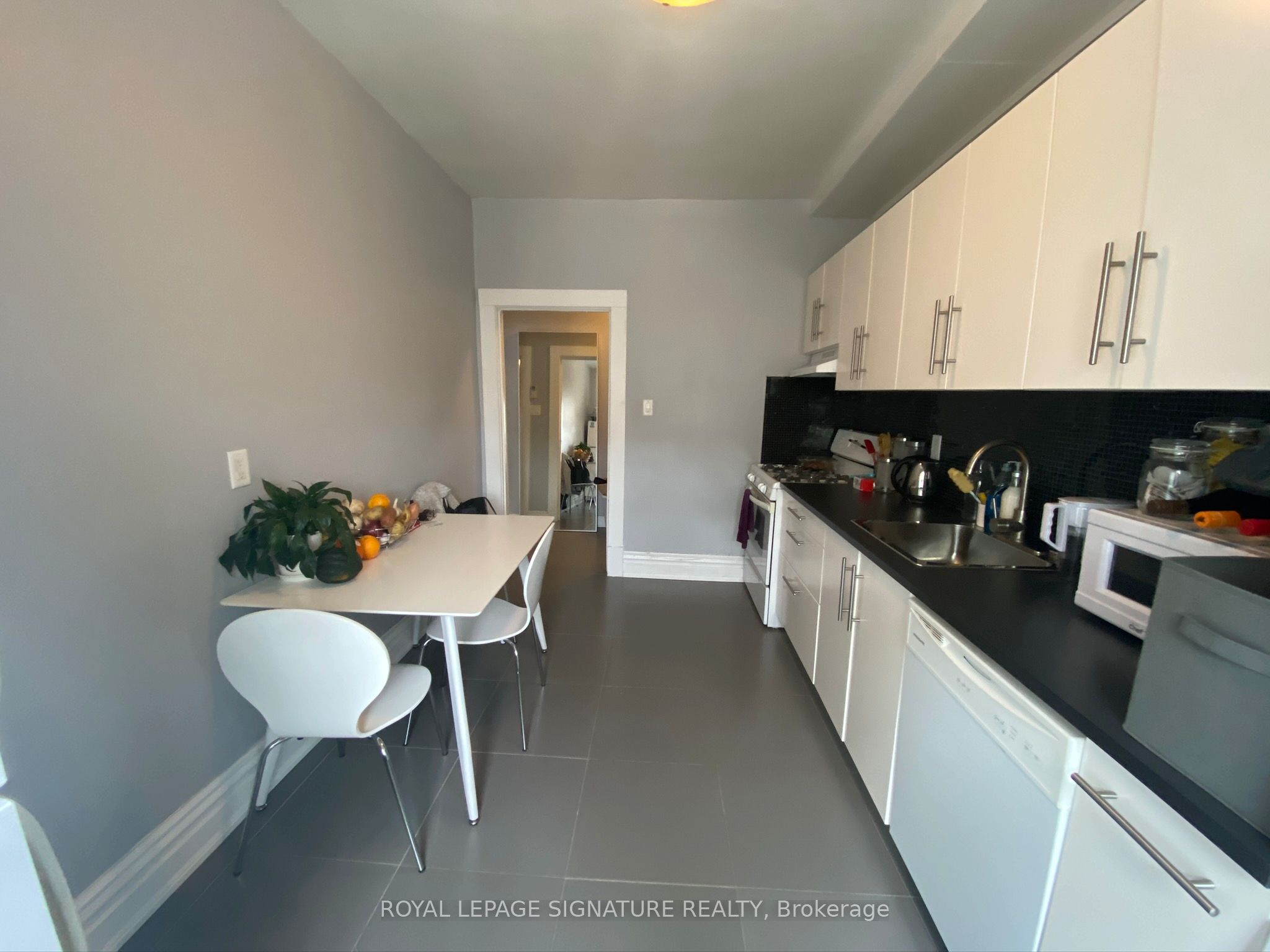 Additional image 6 of 3-172 Beatrice Street, Toronto, ON, M6G 1C1