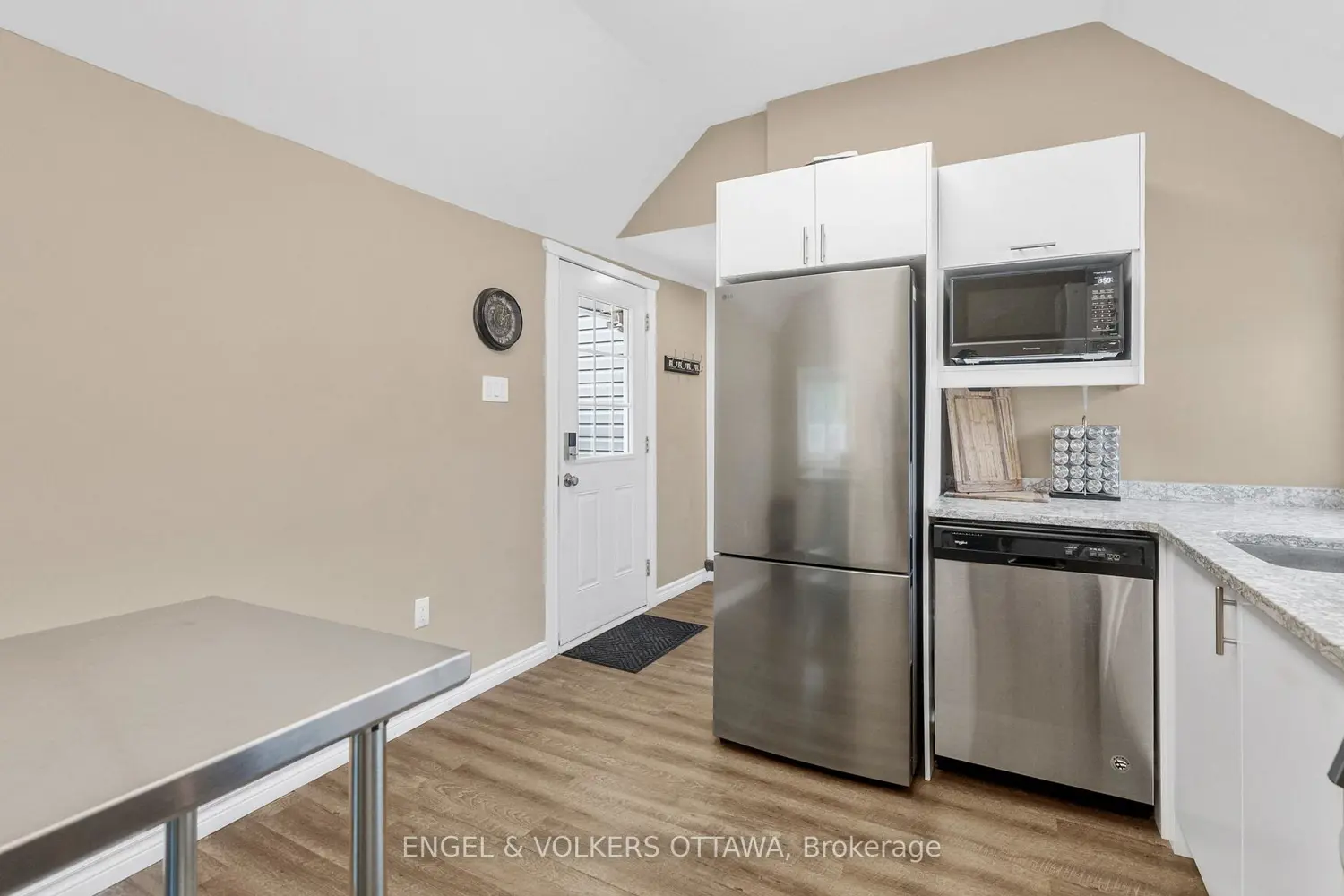 3698 Carp Road photo 4