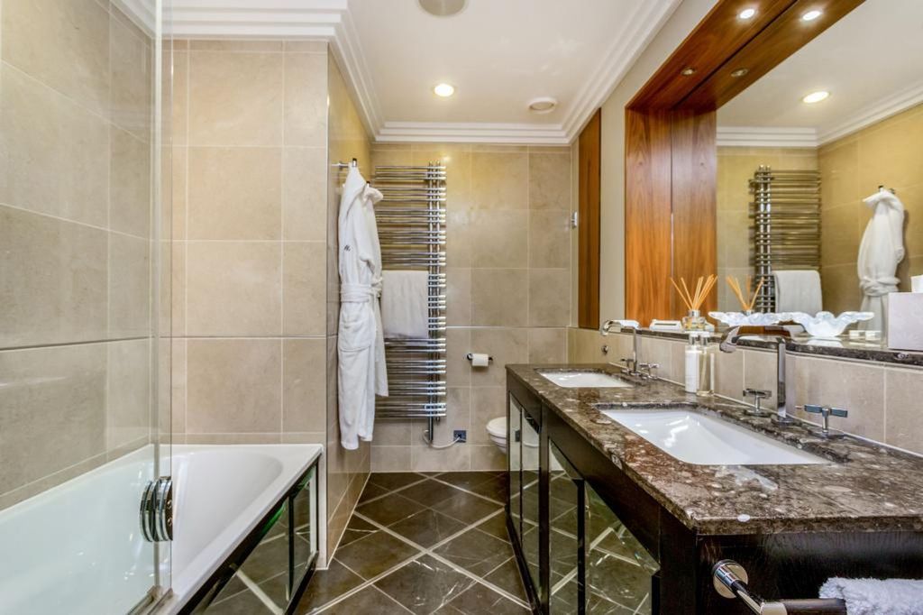 Additional image 7 of 2 bed flat to rentCharters Road, Sunningdale SL5