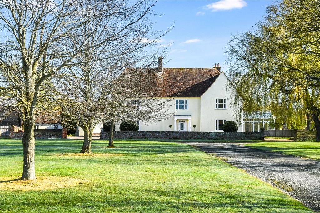 Land for salePond Park, Felsted, Great Dunmow, Essex CM6
