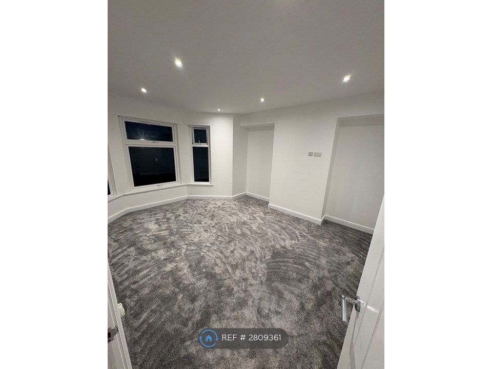 Additional image 11 of 5 bed terraced house to rentThe Walk, Ebbw Vale NP23