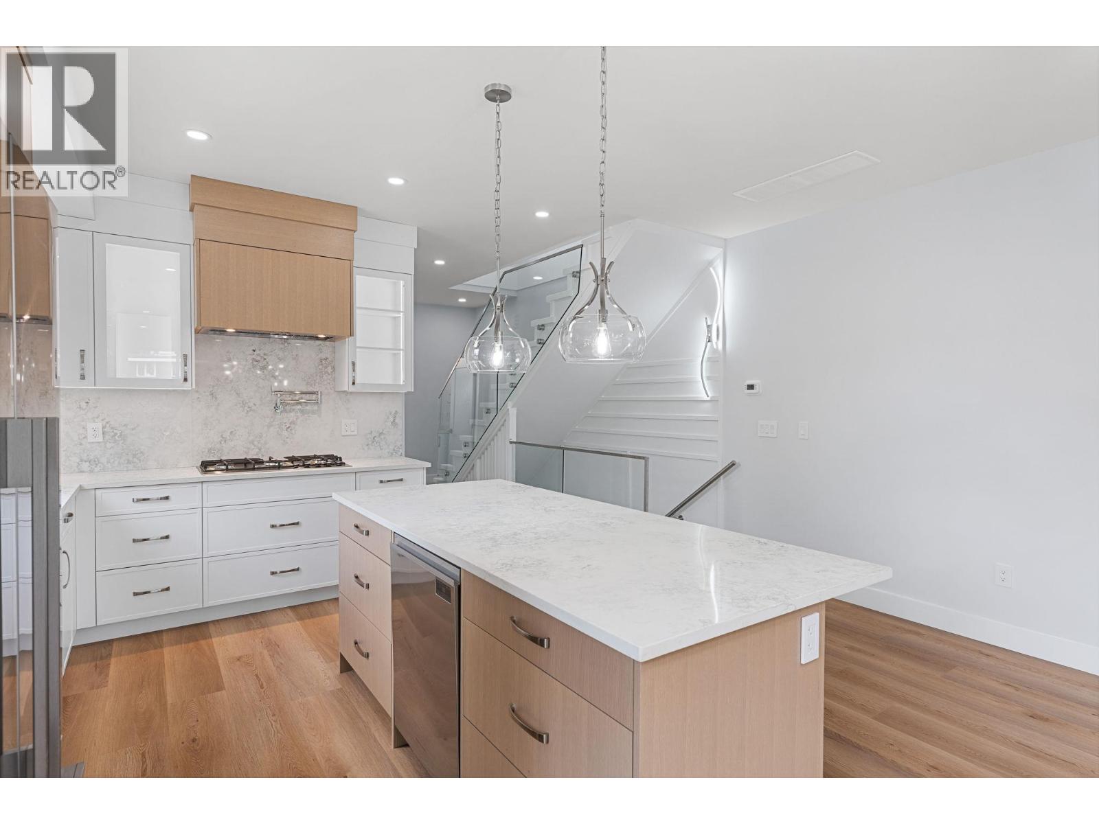 Additional image 4 of 4567 Gordon Drive, Kelowna, BC, V1W1T3