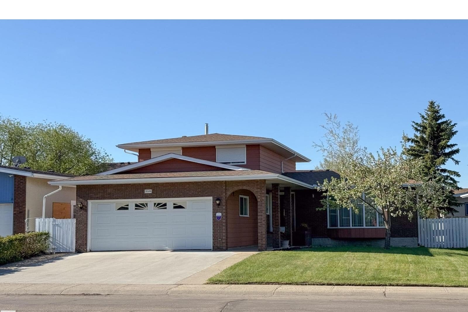 Additional image 8 of 8509 39b Avenue NW, Edmonton, AB, T6K3E7