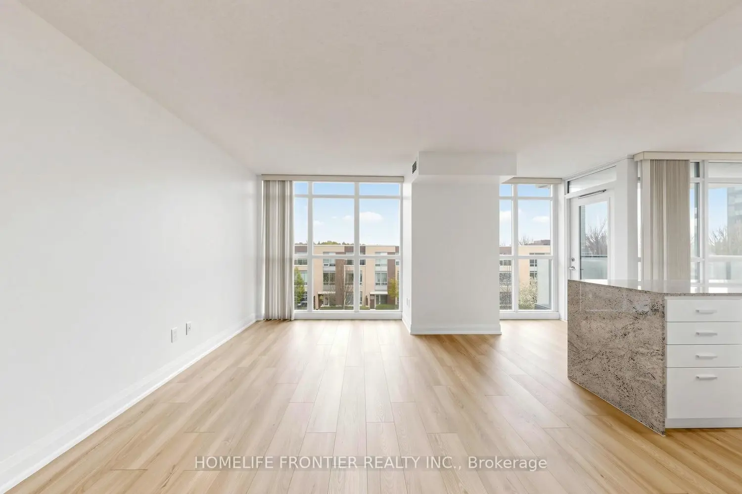19 Singer Court 321 photo 3
