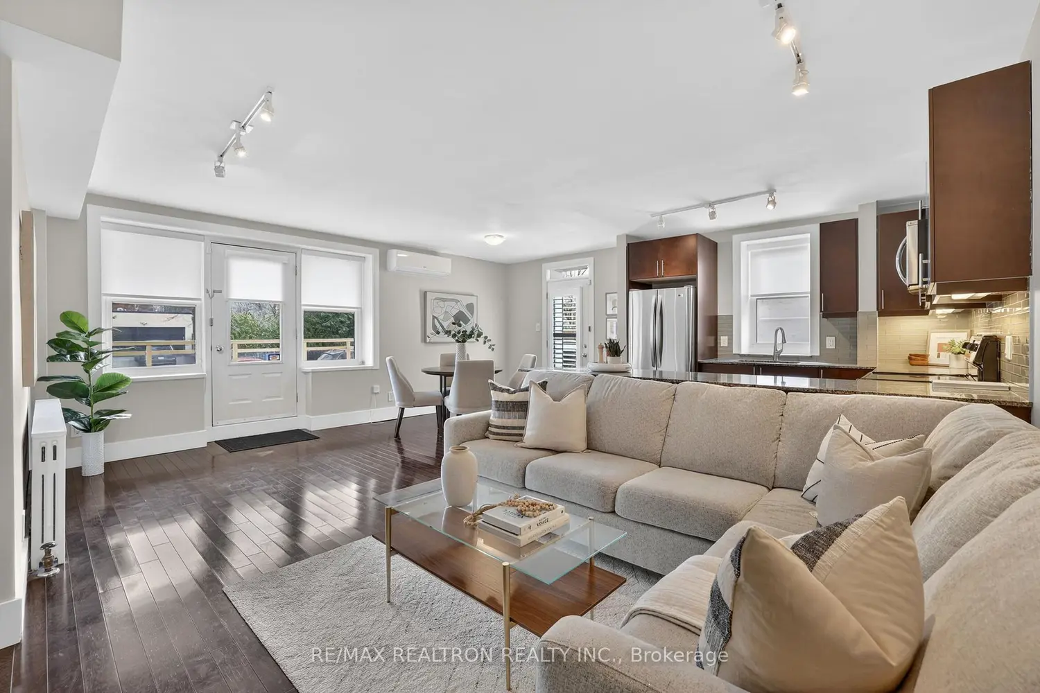 2603 Bathurst Street 106