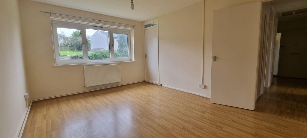 Additional image 5 of 2 bed flat to rentSiskin Close, Haverfordwest SA61