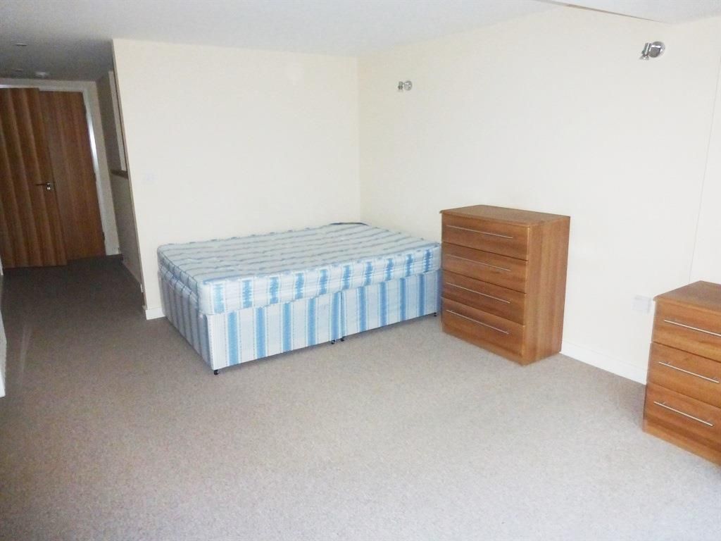 Additional image 5 of 2 bed flat to rentBeckhampton Street, Swindon SN1