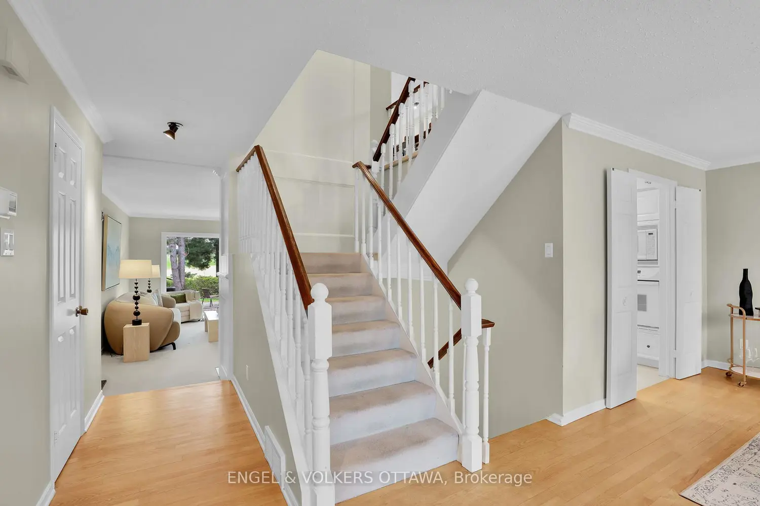34 Chatsworth Crescent photo 3