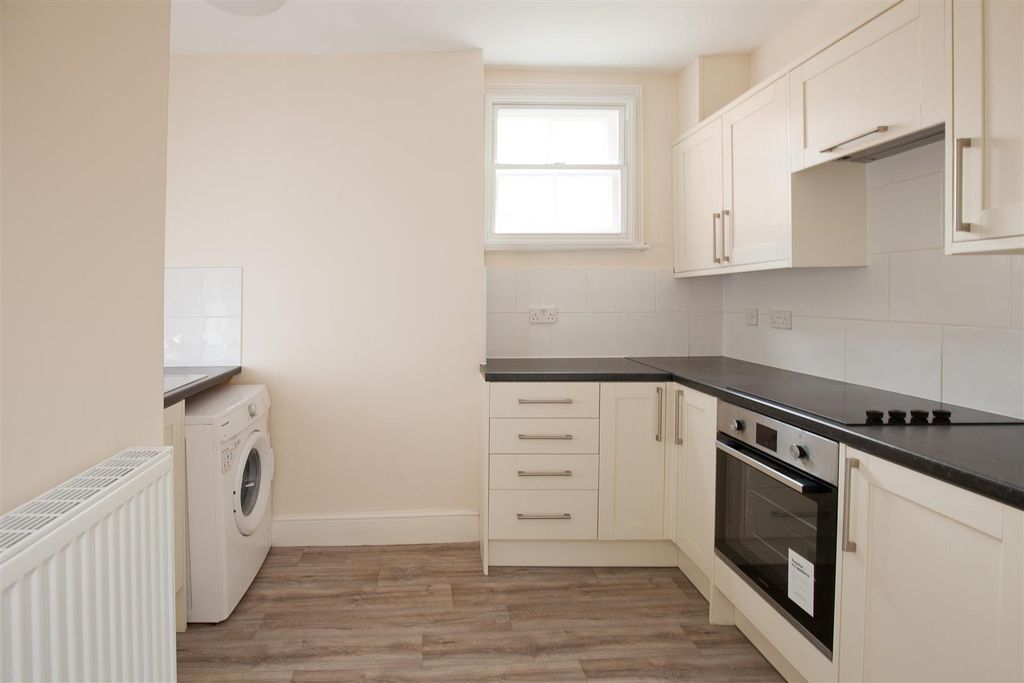 Additional image 3 of 3 bed flat to rentCrane Street, Salisbury SP1