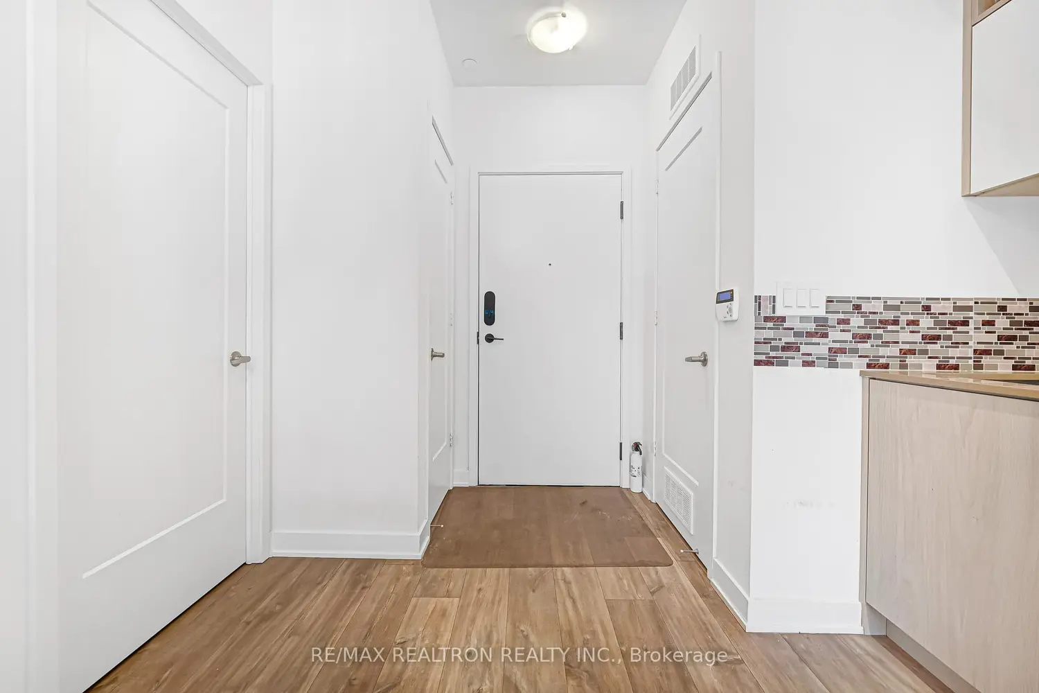 121 Lower Sherbourne Street 1742 photo 5