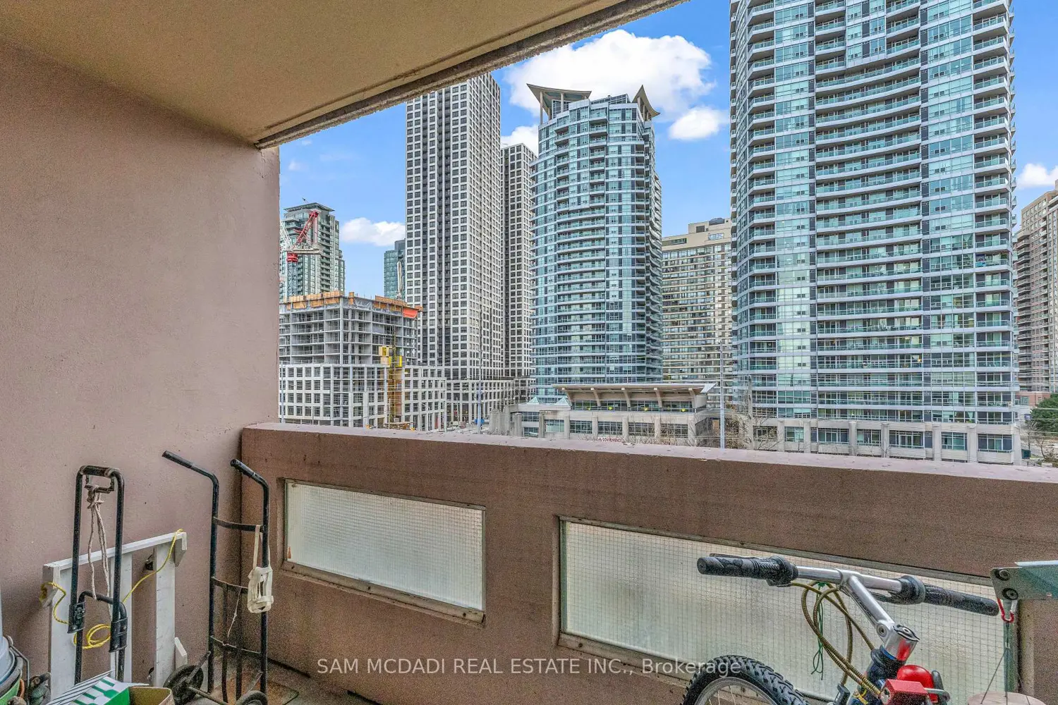 Additional image 12 of 3590 Kaneff Crescent 605