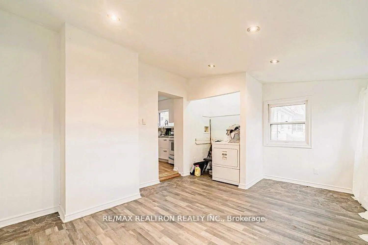 Additional image 13 of 16958 Bayview Avenue