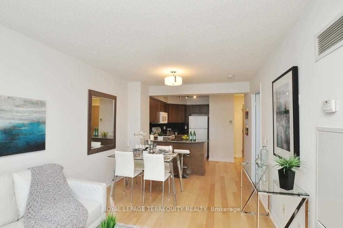 Additional image 3 of 2401-763 Bay Street, Toronto, ON, M5G 2R3