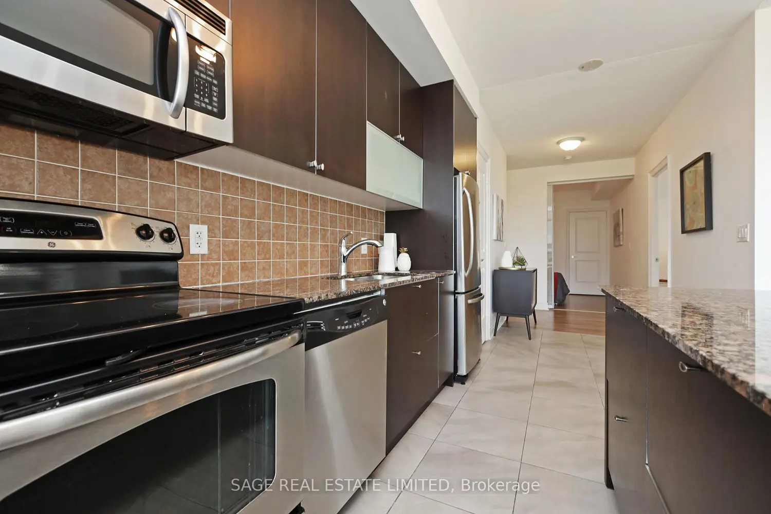 16 Brookers Lane 409 photo 5