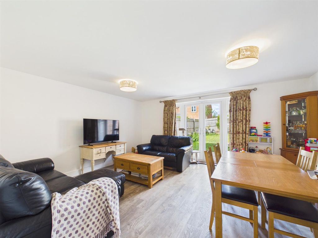 Additional image 4 of 4 bed semi-detached house to rentBarrowfield Drive, Stamford PE9