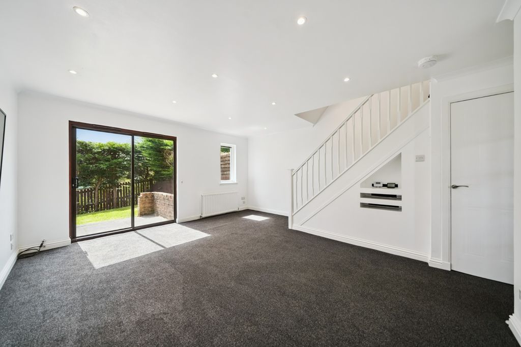 Additional image 2 of 3 bed semi-detached house to rentGlendoick Place, Newton Mearns, Glasgow G77