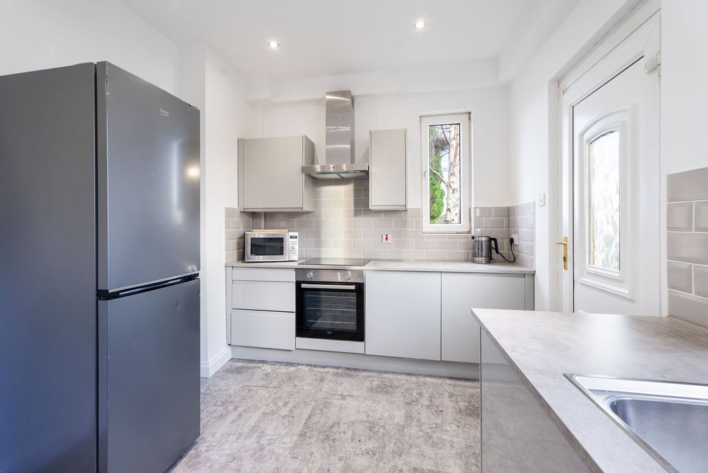 Additional image 8 of 1 bed flat to rentRosehall Avenue, Coatbridge ML5