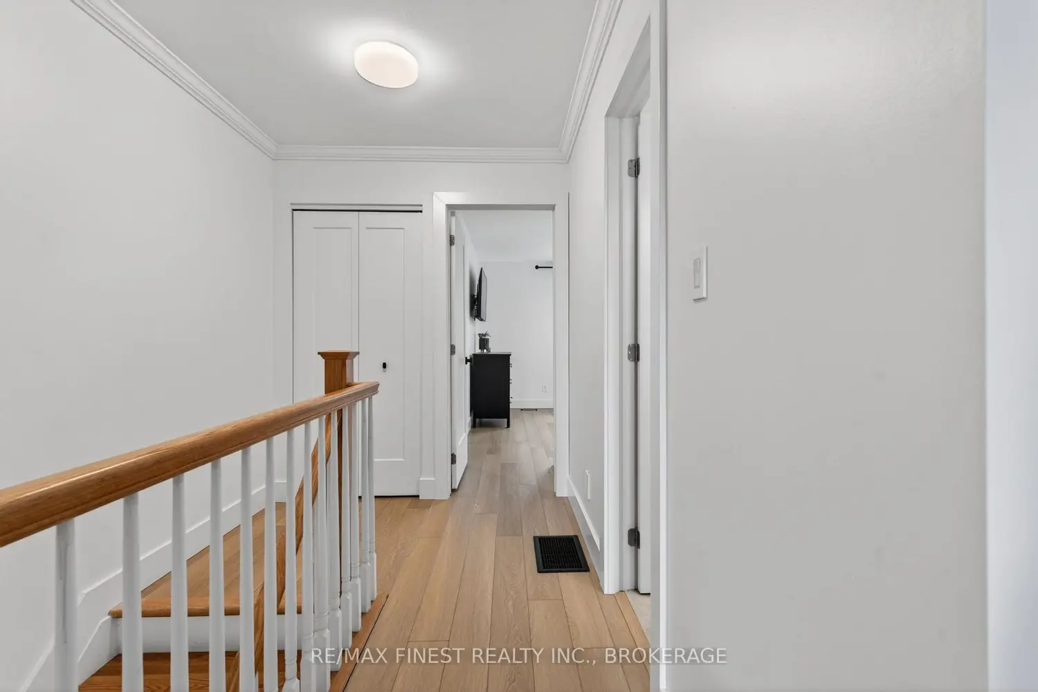 Additional image 6 of 825 Somerset Crescent