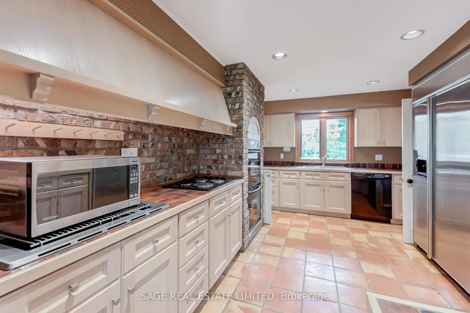 Additional image 4 of 69 Fairway Heights Drive
