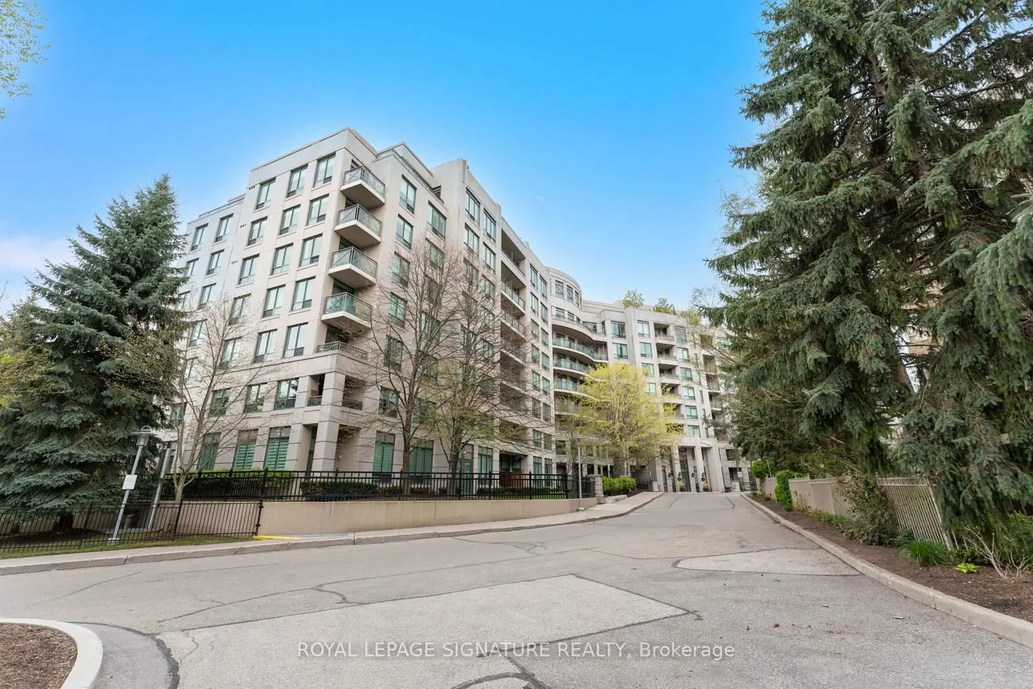 205 The Donway 406