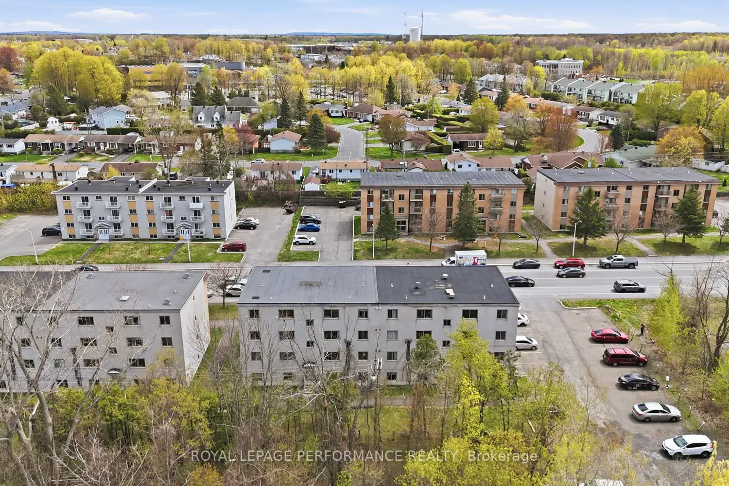 Additional image 12 of 998 Cartier Boulevard 8