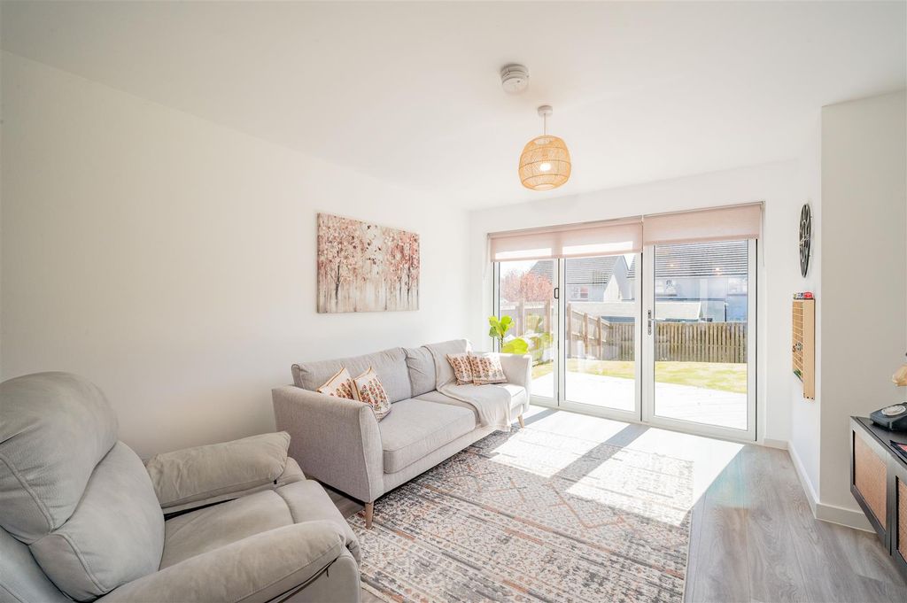 Additional image 3 of 4 bed property for saleAdam Crescent, Dundee DD3