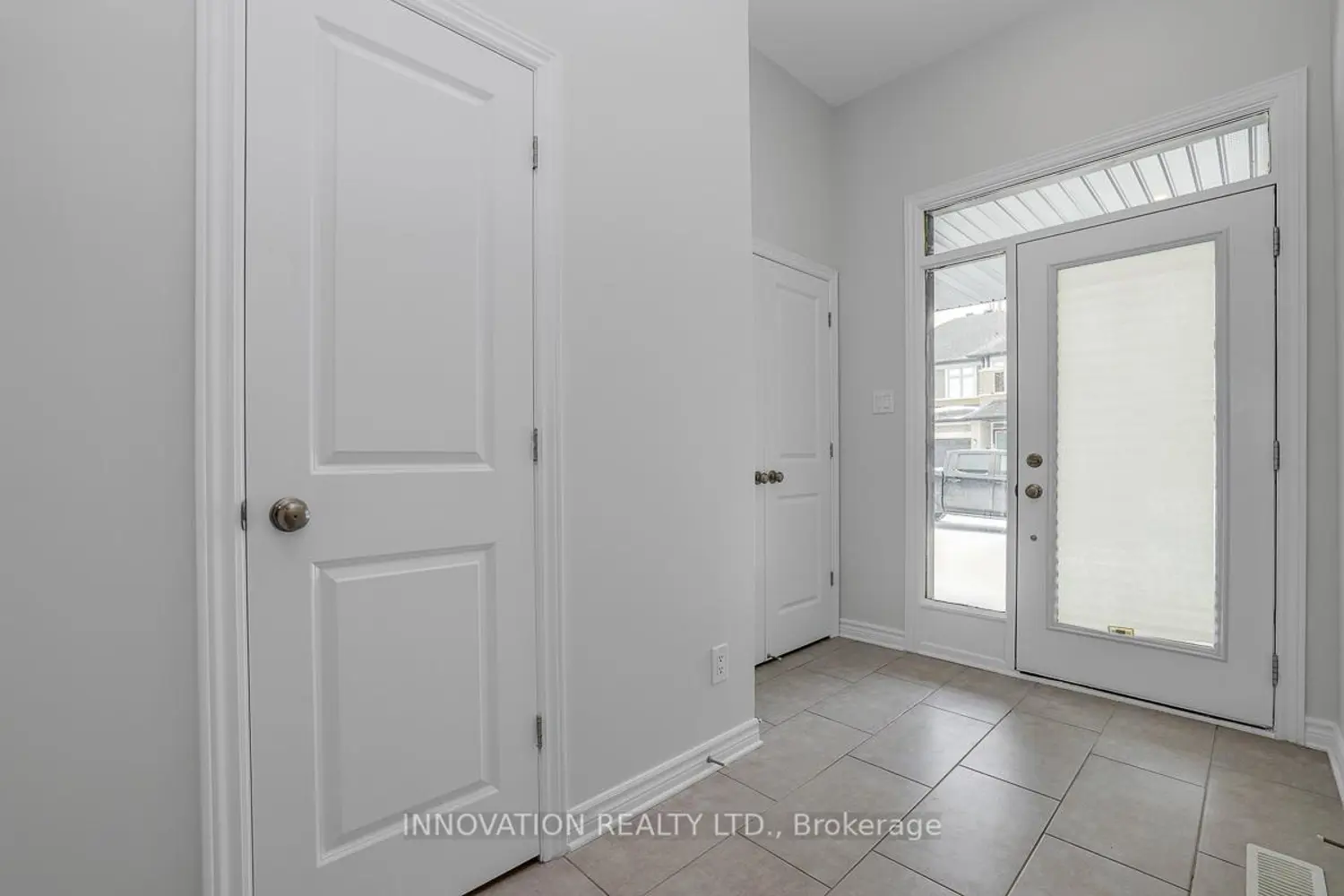 1011 Eider Street photo 2